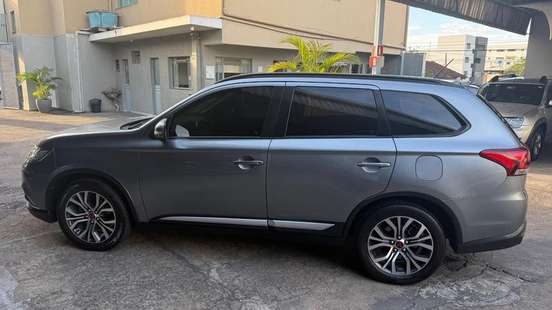 MITSUBISHI-OUTLANDER-2015