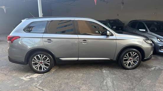 MITSUBISHI-OUTLANDER-2015