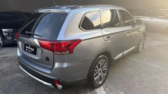 MITSUBISHI-OUTLANDER-2.0 16V GASOLINA 4P AUTOMÁTICO MITSUBISHI-OUTLANDER-2015