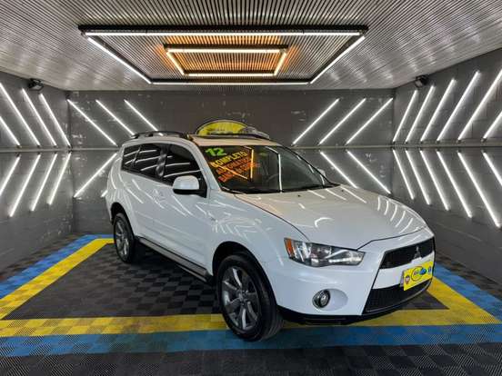 MITSUBISHI-OUTLANDER-2011