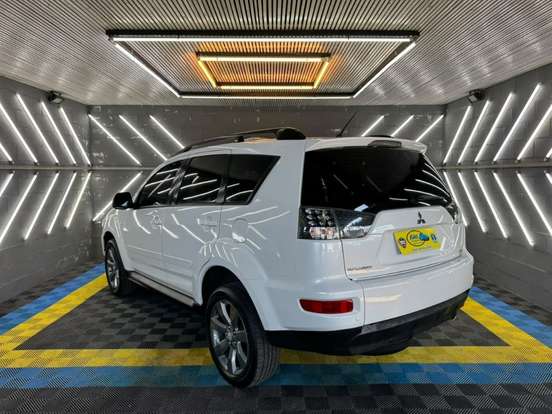 MITSUBISHI-OUTLANDER-2.0 16V GASOLINA 4P AUTOMÁTICO MITSUBISHI-OUTLANDER-2011