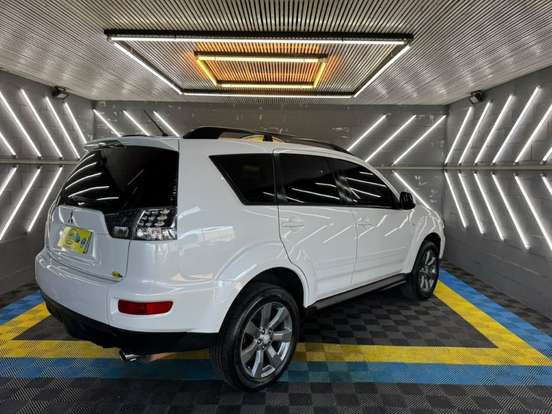 MITSUBISHI-OUTLANDER-2.0 16V GASOLINA 4P AUTOMÁTICO MITSUBISHI-OUTLANDER-2011