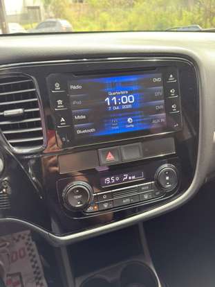 MITSUBISHI-OUTLANDER-2015
