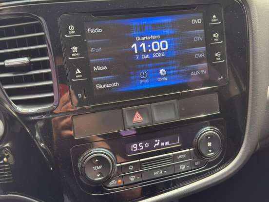 MITSUBISHI-OUTLANDER-2.0 16V GASOLINA 4P AUTOMÁTICO MITSUBISHI-OUTLANDER-2015