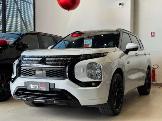 MITSUBISHI-OUTLANDER-2025