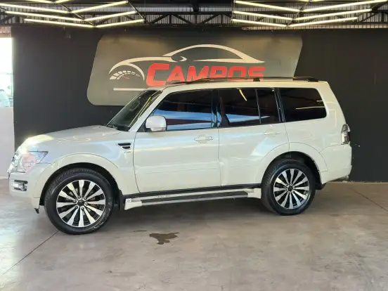 MITSUBISHI-PAJERO-2016