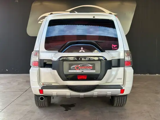 MITSUBISHI-PAJERO-2016