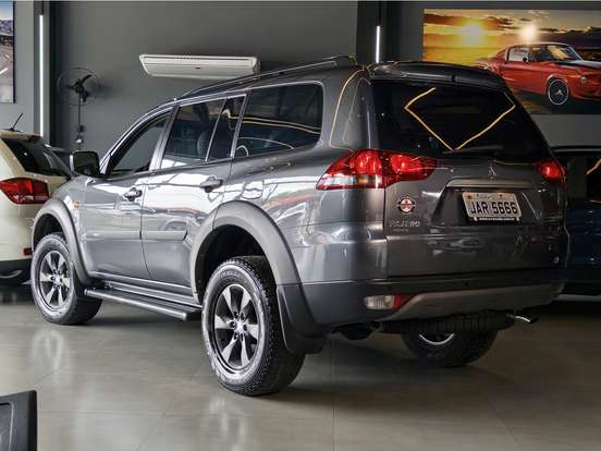 MITSUBISHI-PAJERO-3.2 OUTDOOR 4X4 16V TURBO INTERCOOLER DIESEL 4P AUTOMÁTICO MITSUBISHI-PAJERO-2016