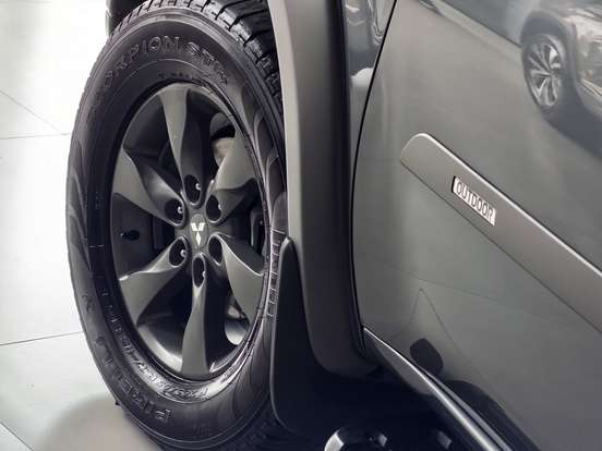 MITSUBISHI-PAJERO-2016