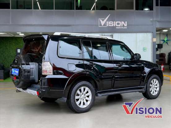 MITSUBISHI-PAJERO FULL-2011