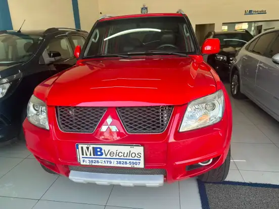 MITSUBISHI-PAJERO TR4-2.0 4X4 16V 140CV FLEX 4P AUTOMÁTICO MITSUBISHI-PAJERO TR4-2011