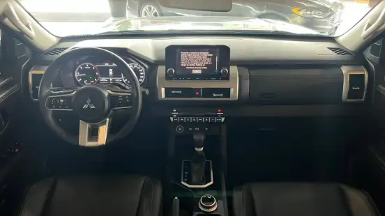 MITSUBISHI-TRITON-2025