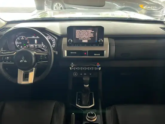 MITSUBISHI-TRITON-2.4 BITURBO DIESEL CD HPE 4X4 AUTOMÁTICO MITSUBISHI-TRITON-2025