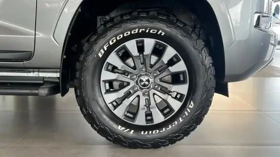 MITSUBISHI-TRITON-2.4 BITURBO DIESEL CD HPE 4X4 AUTOMÁTICO MITSUBISHI-TRITON-2025