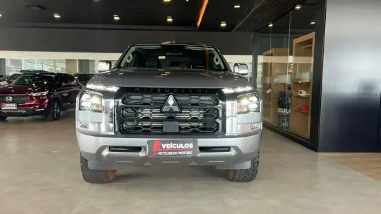 MITSUBISHI-TRITON-2025