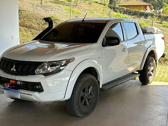 MITSUBISHI-L200 TRITON-2.4 16V TURBO DIESEL SPORT GLS CD 4P 4X4 AUTOMÁTICO MITSUBISHI-L200 TRITON-2018
