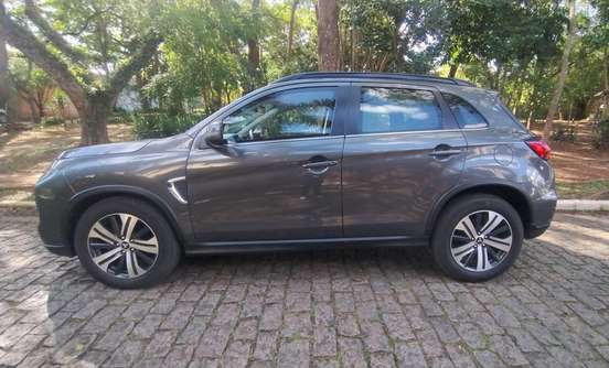 MITSUBISHI-OUTLANDER-2021