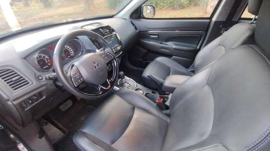 MITSUBISHI-OUTLANDER-2021