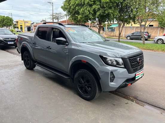NISSAN-FRONTIER-2025