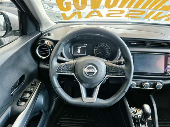 NISSAN-KICKS-2023