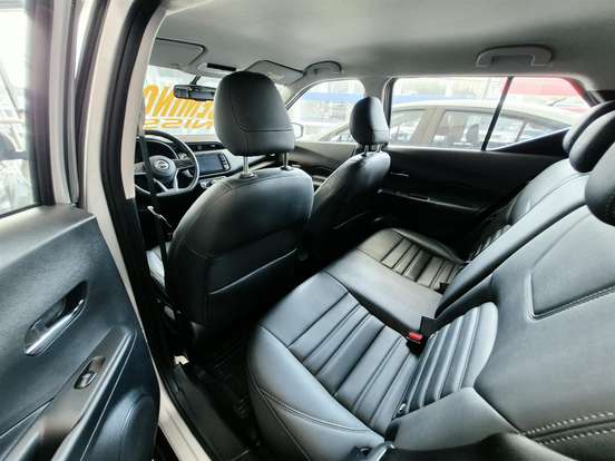 NISSAN-KICKS-2023
