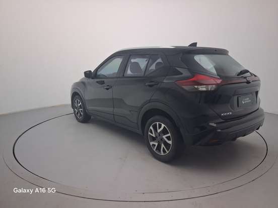 NISSAN-KICKS-2023