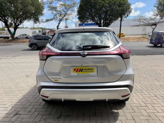 NISSAN-KICKS-2023