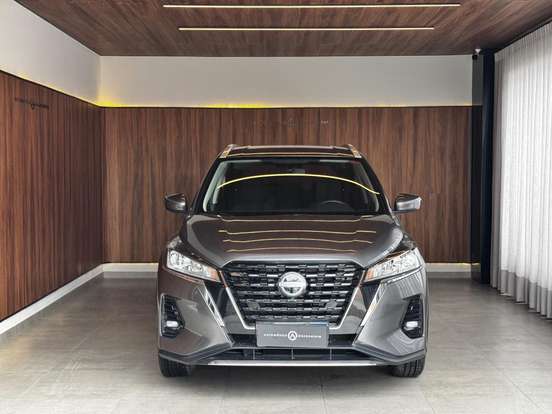 NISSAN-KICKS-2023