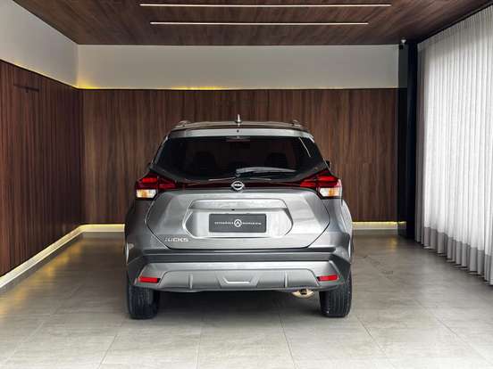 NISSAN-KICKS-2023
