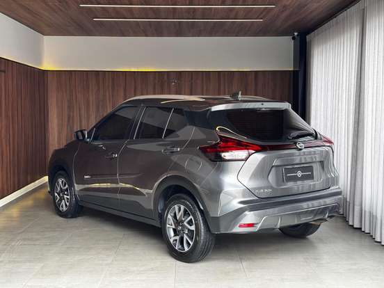 NISSAN-KICKS-2023