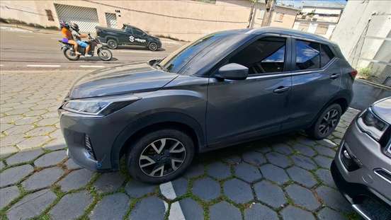NISSAN-KICKS-2023