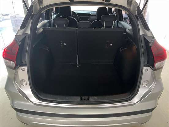NISSAN-KICKS PLAY-2025