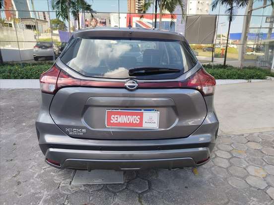 NISSAN-KICKS PLAY-2025