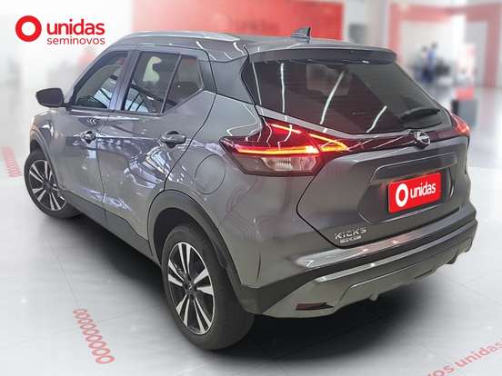NISSAN-KICKS PLAY-2025