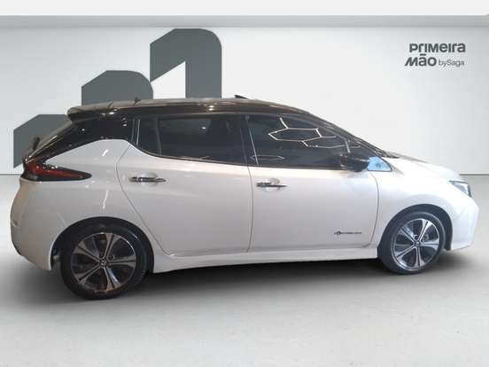 NISSAN-LEAF-2021