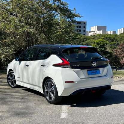 NISSAN-LEAF-2019