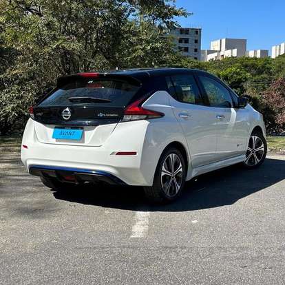 NISSAN-LEAF-2019