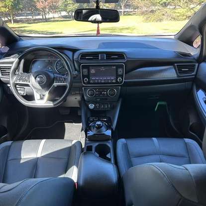 NISSAN-LEAF-2019
