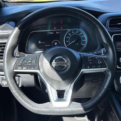 NISSAN-LEAF-2019