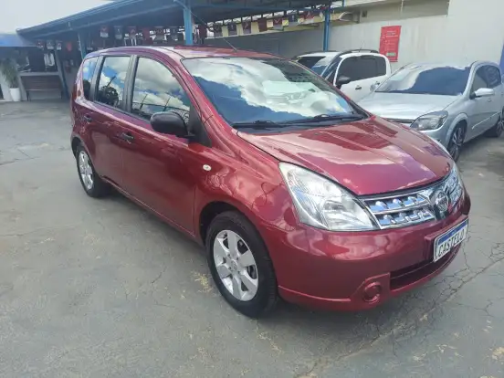 NISSAN-LIVINA-2011