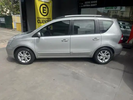 NISSAN-LIVINA-1.8 SL 16V FLEX 4P AUTOMÁTICO NISSAN-LIVINA-2012
