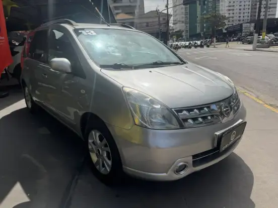 NISSAN-LIVINA-1.8 SL 16V FLEX 4P AUTOMÁTICO NISSAN-LIVINA-2012