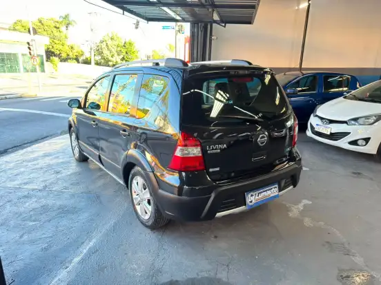 NISSAN-LIVINA-2012