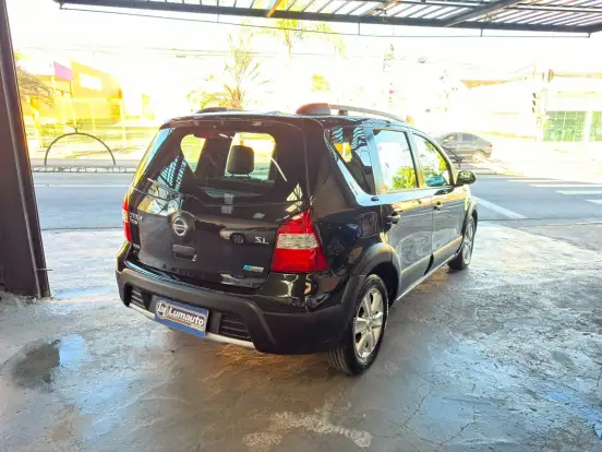 NISSAN-LIVINA-2012