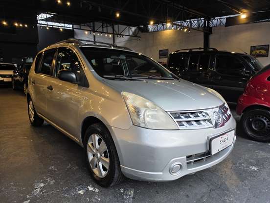 NISSAN-LIVINA-2011