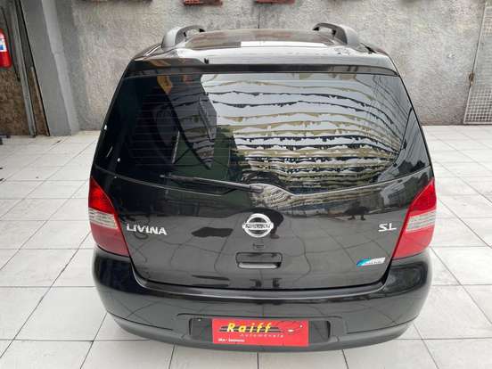 NISSAN-LIVINA-2011