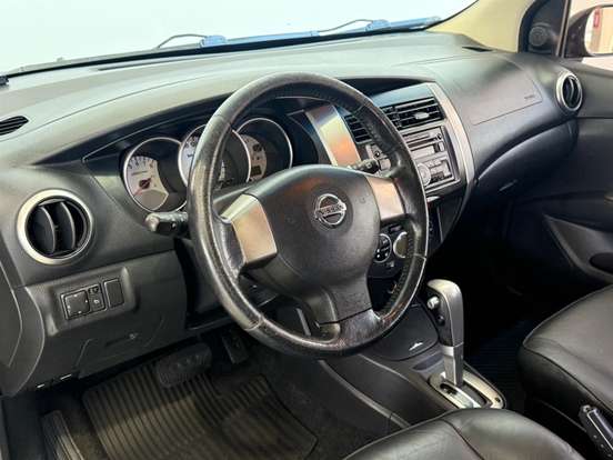 NISSAN-LIVINA-2012