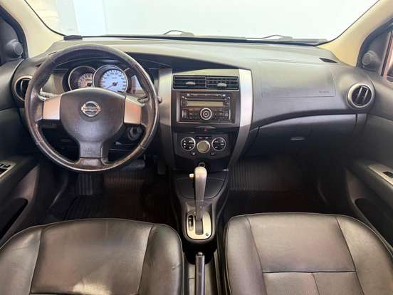 NISSAN-LIVINA-2012