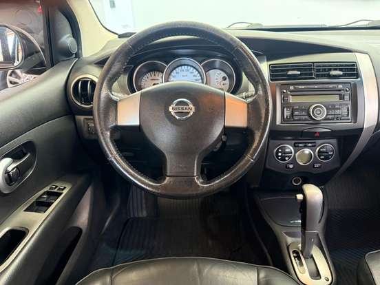 NISSAN-LIVINA-2012