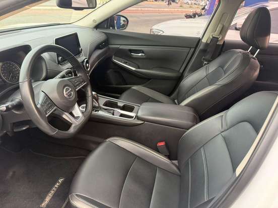 NISSAN-SENTRA-2023